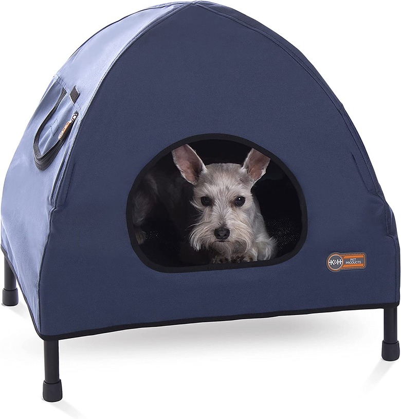 K&H Pet Products Original Indoor/Outdoor Covered Elevated Dog Bed