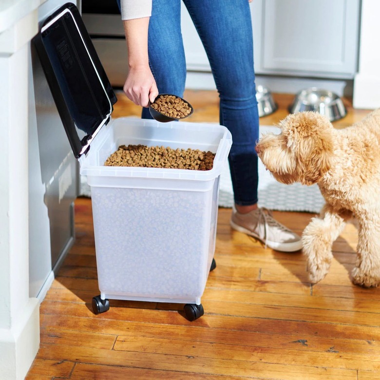 Frisco WeatherPro Airtight Pet Food Storage Container