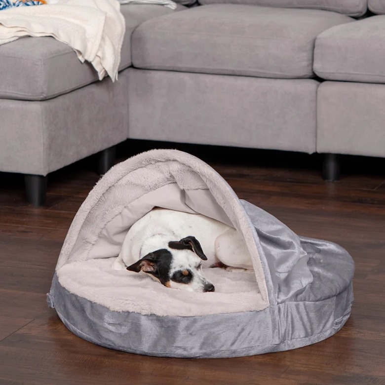 Elnora Hooded Dog Bed