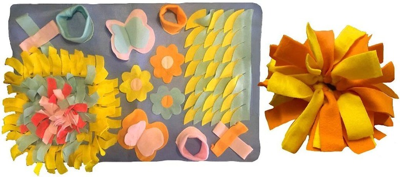 Piggy Poo and Crew Pig Rooting Snuffle Mat & Orange Snuffle Rattle Ball