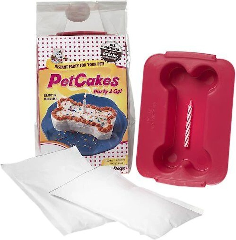 PetCakes Carob Flavor Microwavable Birthday Cake Mix Kit With Bone-Shaped Pan Dog Treats