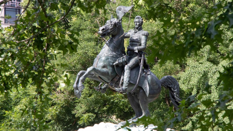 Statue of Andrew Jackson on a horse in New Orleans